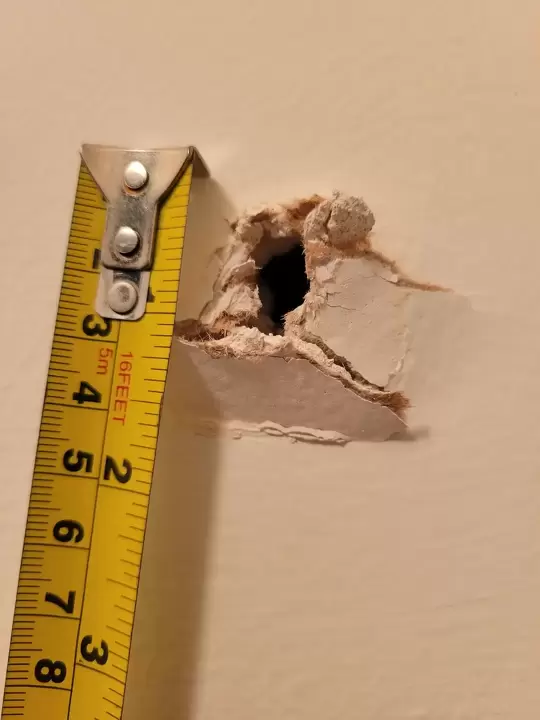 How To Repair A Hole In A Wall - Beginners Guide